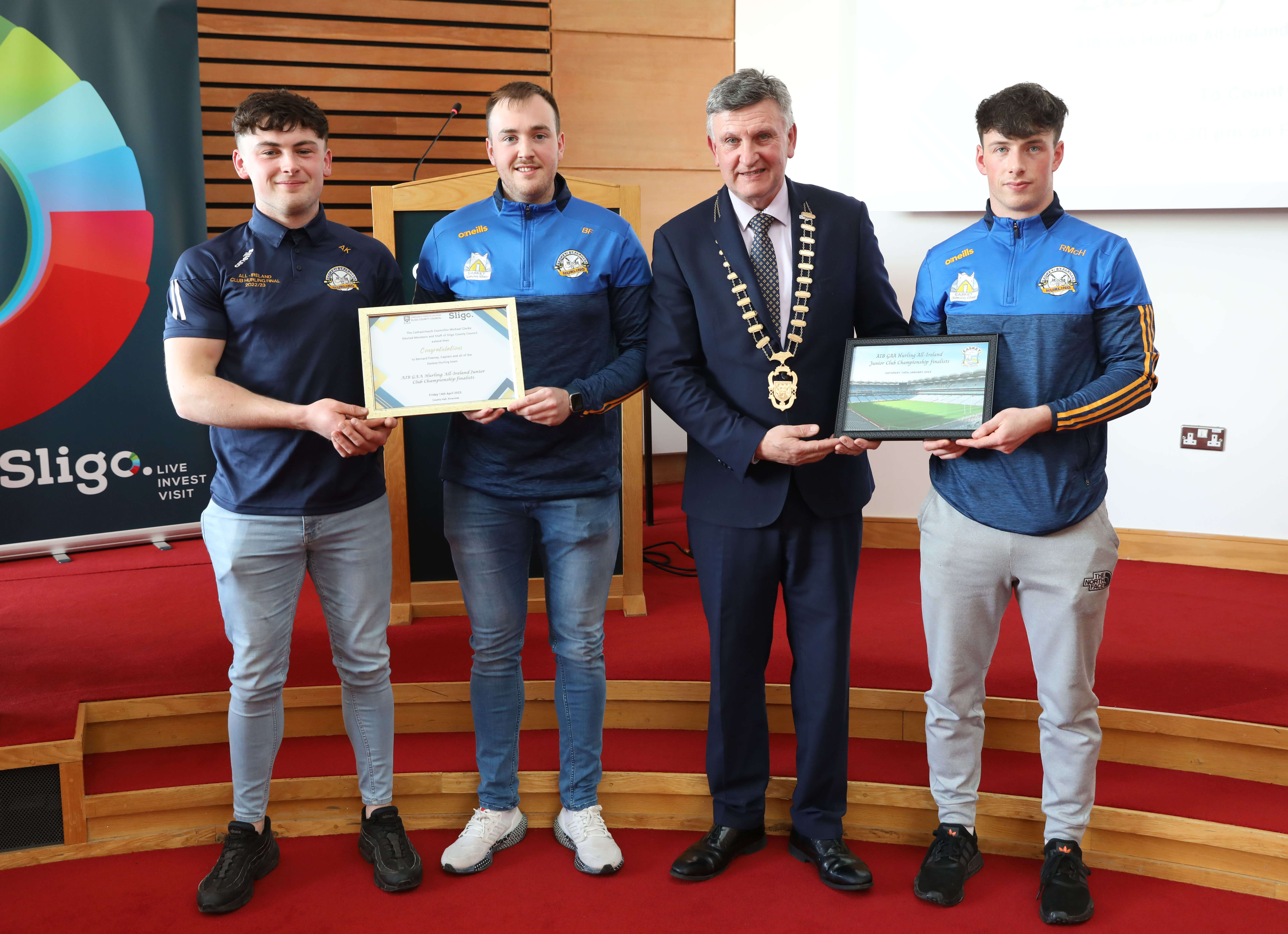 Easkey Hurlers - Cathaoirleach with Captains 